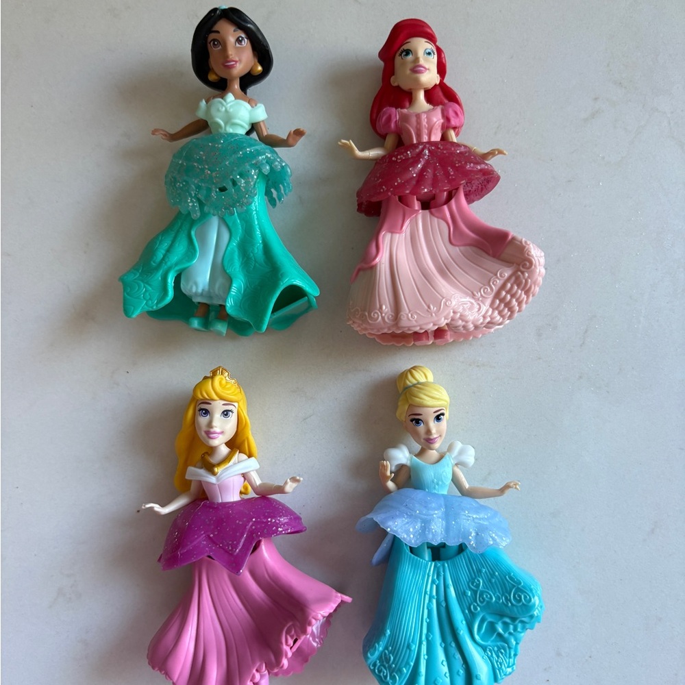 Set of 4 Hasbro Disney Royal Clips Princess Collectible Dolls